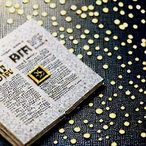 RWA Deposits Tripled to $7.4B While DeFi Contracts: Reading the Rotation